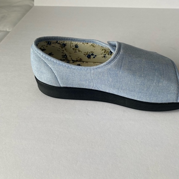 Easy Closure Comfort Slip On Slip Resistant Slippers House Shoes Size 10 - Picture 12 of 12